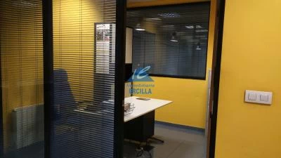 Imagen 5 de Pabellón en venta con buenas oficinas en Galdakao